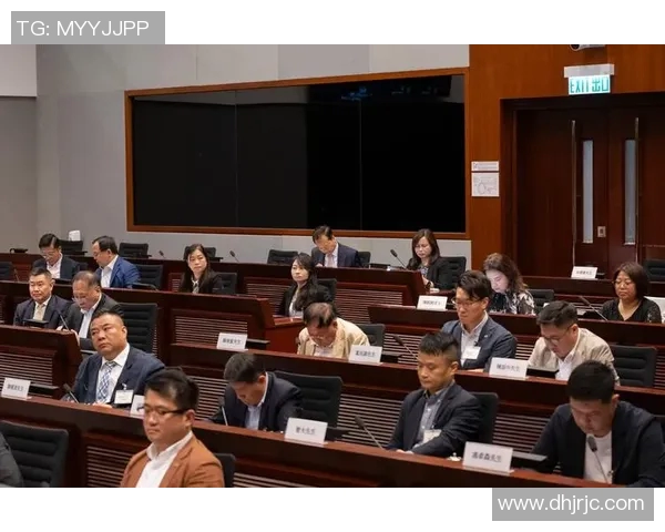 东方日报：政治人士就香港限制立法会议员辩论权一事发表看法