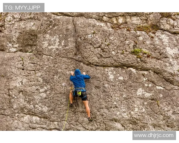 深圳攀岩队的精神探索与挑战之旅：攀岩巨献的背后故事